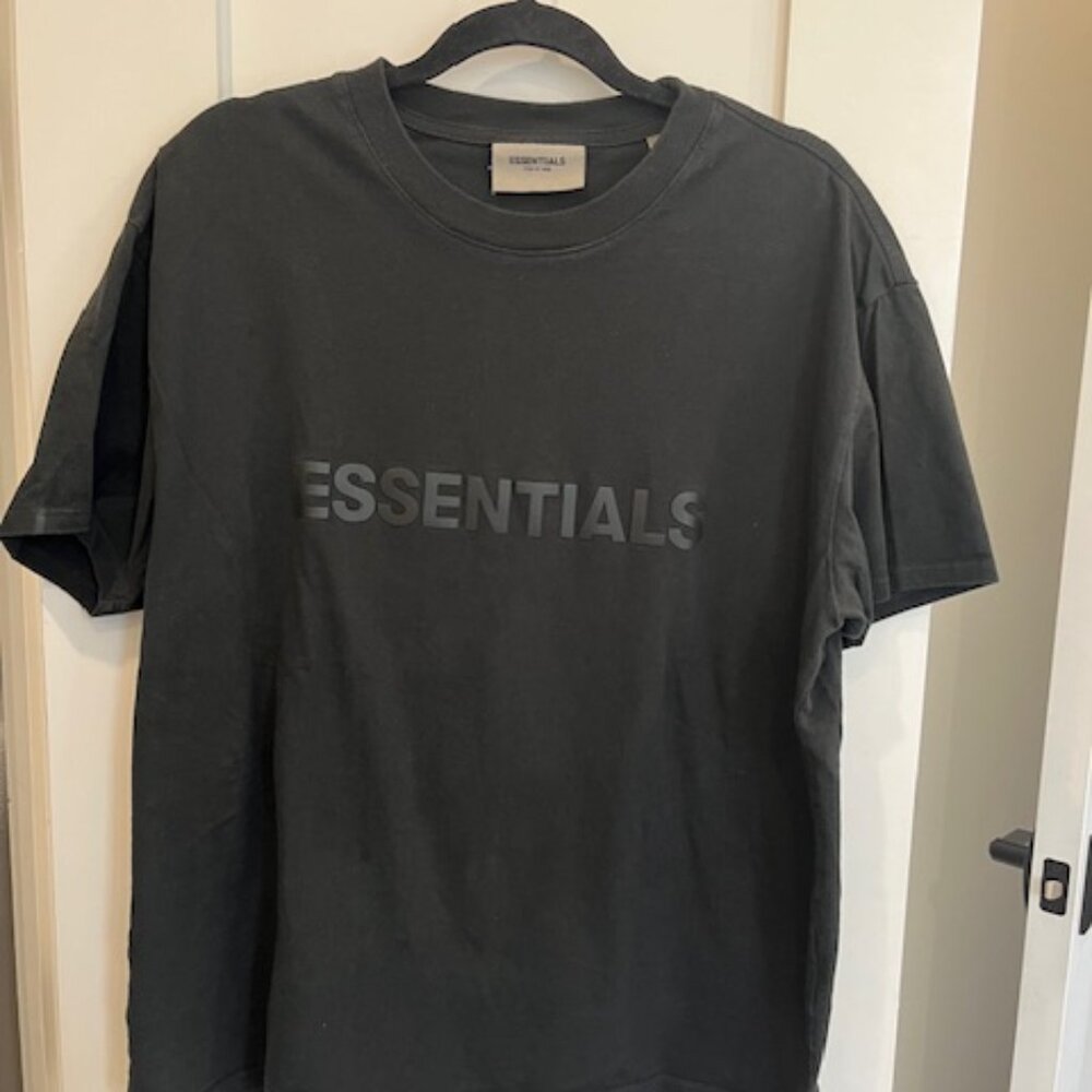 Fear of God Essentials Short-Sleeve T-Shirt Black - SMALL